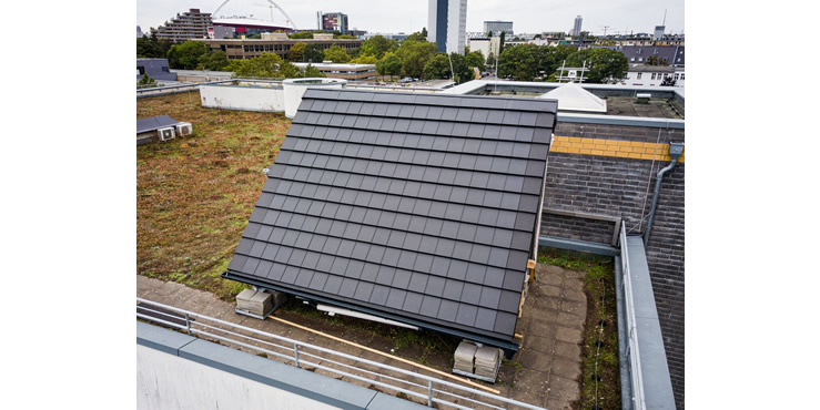 El siguiente salto en la energía solar ya está en marcha: tejas fotovoltaicas-térmicas para tu casa